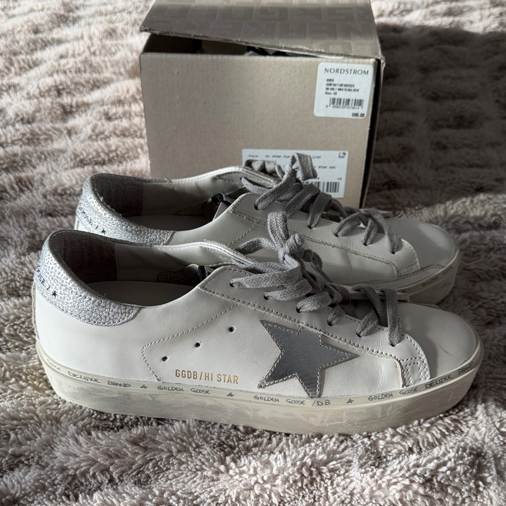 Golden Goose White Leather Low-Top Sneakers with Gray Star